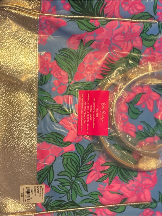 Lilly Pulitzer Handbags - Lilly Pulitzer Pink Floral Tote with Gold Trim on Blue